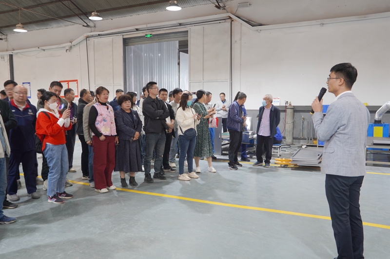 郑州高新区石佛办事处在豪门国际组织开展安全生产现场培训会